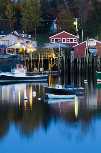 USA, Maine, Bernard Bernard harbor at twilight